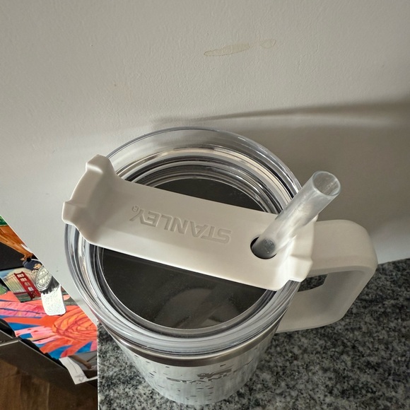 Stanley White Speckled Tumbler with Straw - Picture 3 of 6